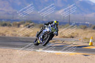 media/Dec-17-2023-CVMA (Sun) [[bf0c04832d]]/Race 2 Amateur Supersport Open/